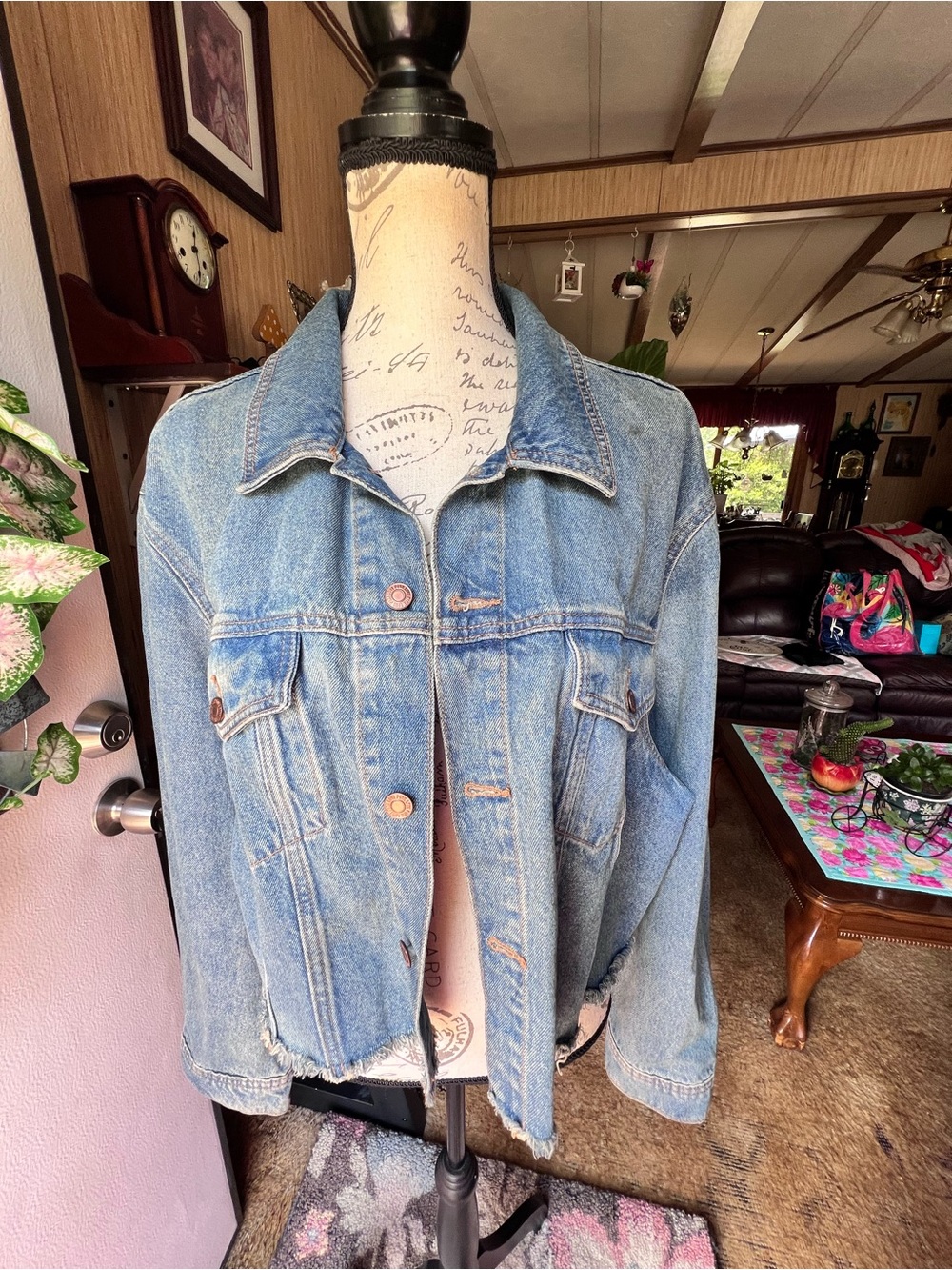 Victoria Secret Pink cropped raw bottom hem long sleeve jean jacket.